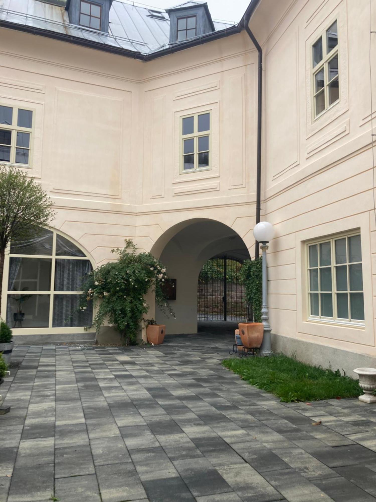 Apartman Pod Starym Zamkom บันสกา ชีอาว์นีซา ภายนอก รูปภาพ